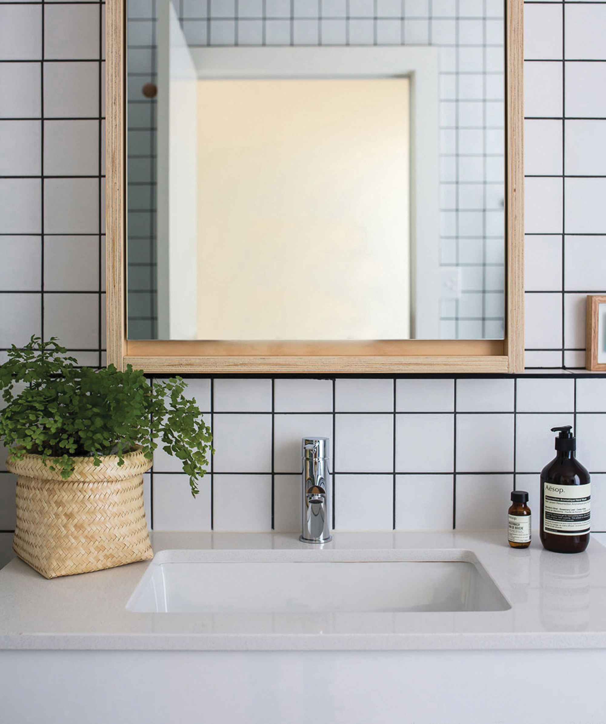 Plati 204 ceramic basin - White Silk Matte