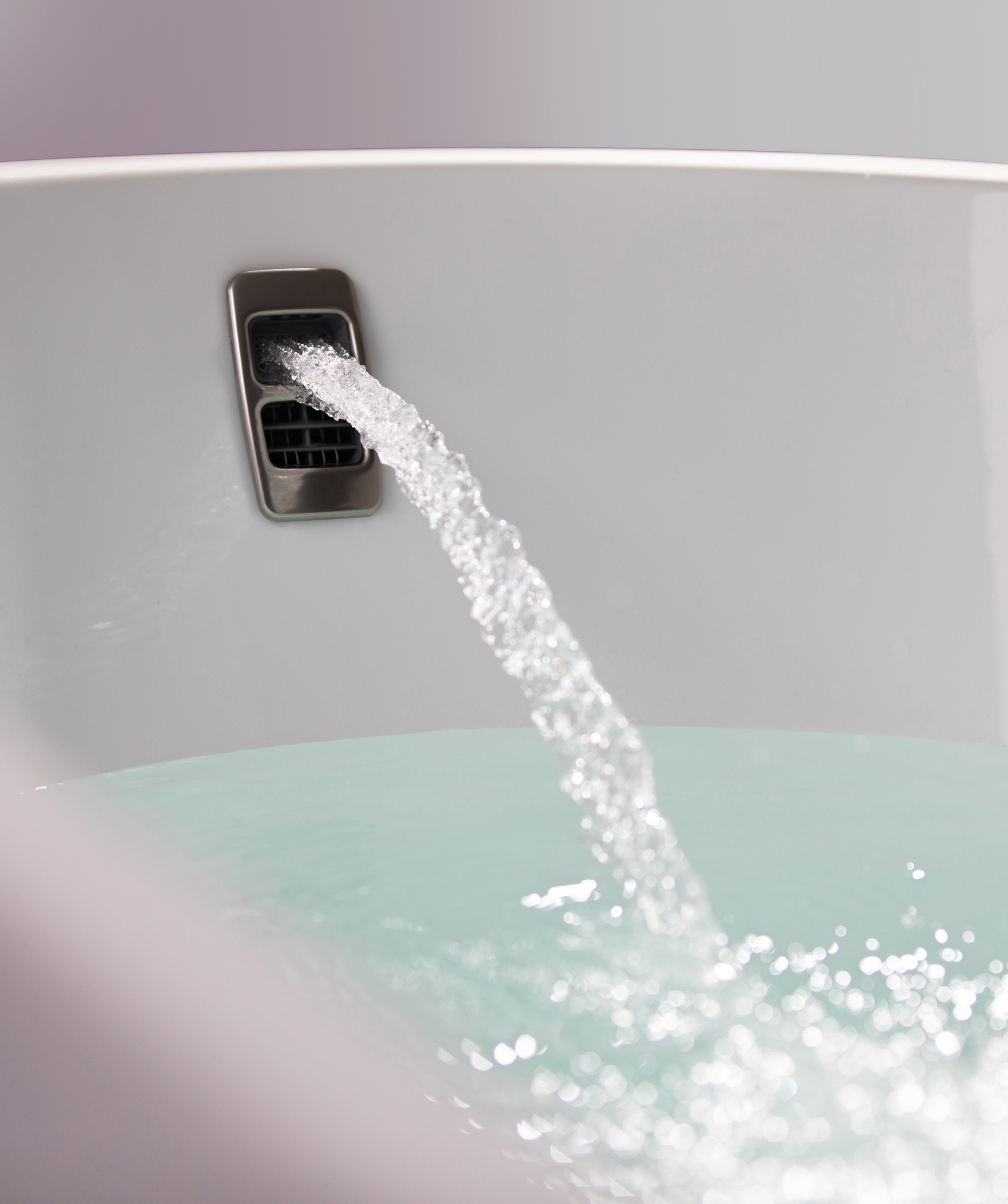 Plati 110 corner freestanding bath - with Smartfill system